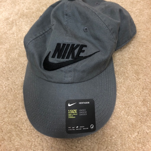 grey nike hat womens